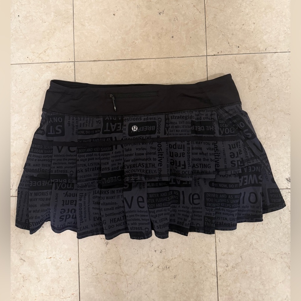 💜Rare NWOT Lululemon Manifesto Black Text Print Mini Skirt - Picture 7 of 11
